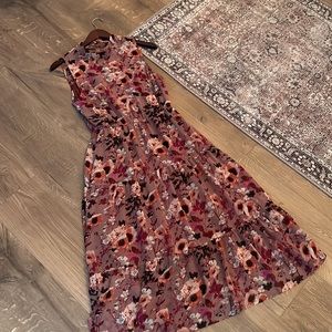 Lulu’s In My Dreams Mauve Floral Print Midi Dress. Small